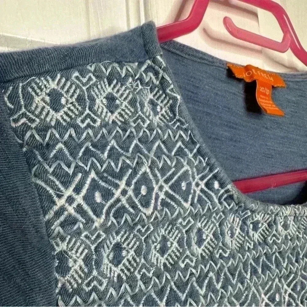 Joe Fresh T-Shirt Embroidered  Blue & White Size Extra Small - Picture 6 of 16
